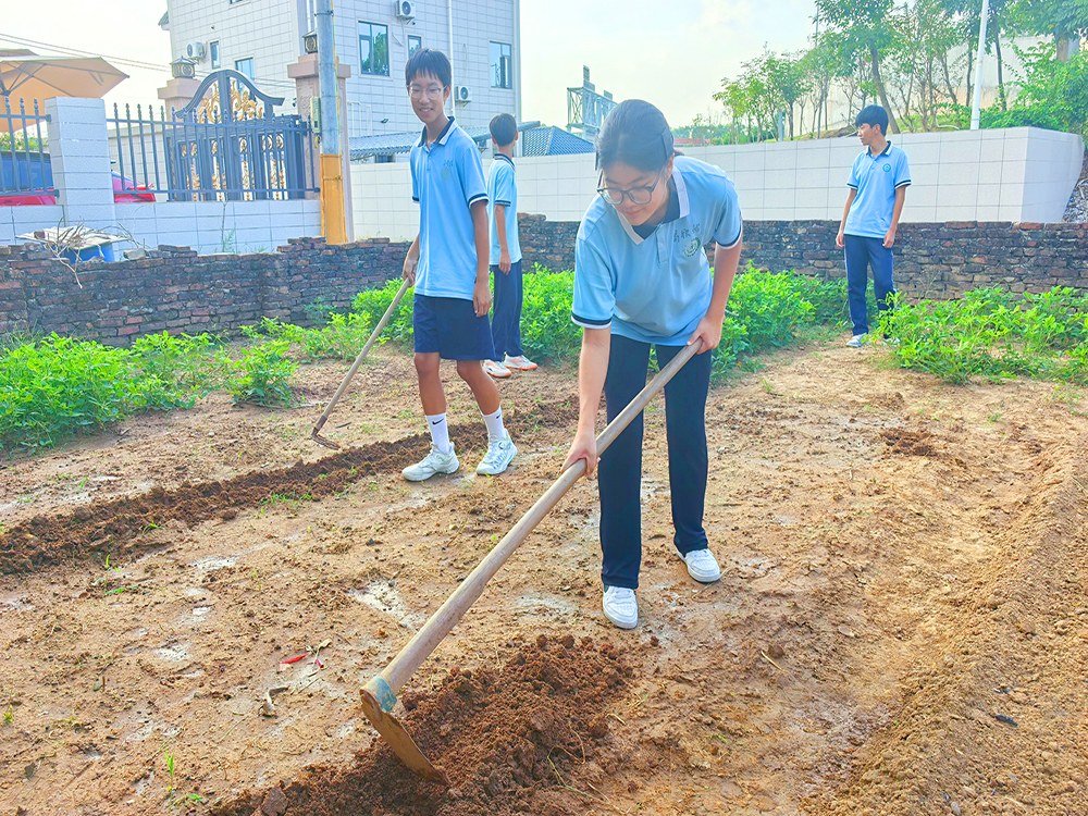 成都正规厌学少年管教中心联系电话与择校指南
