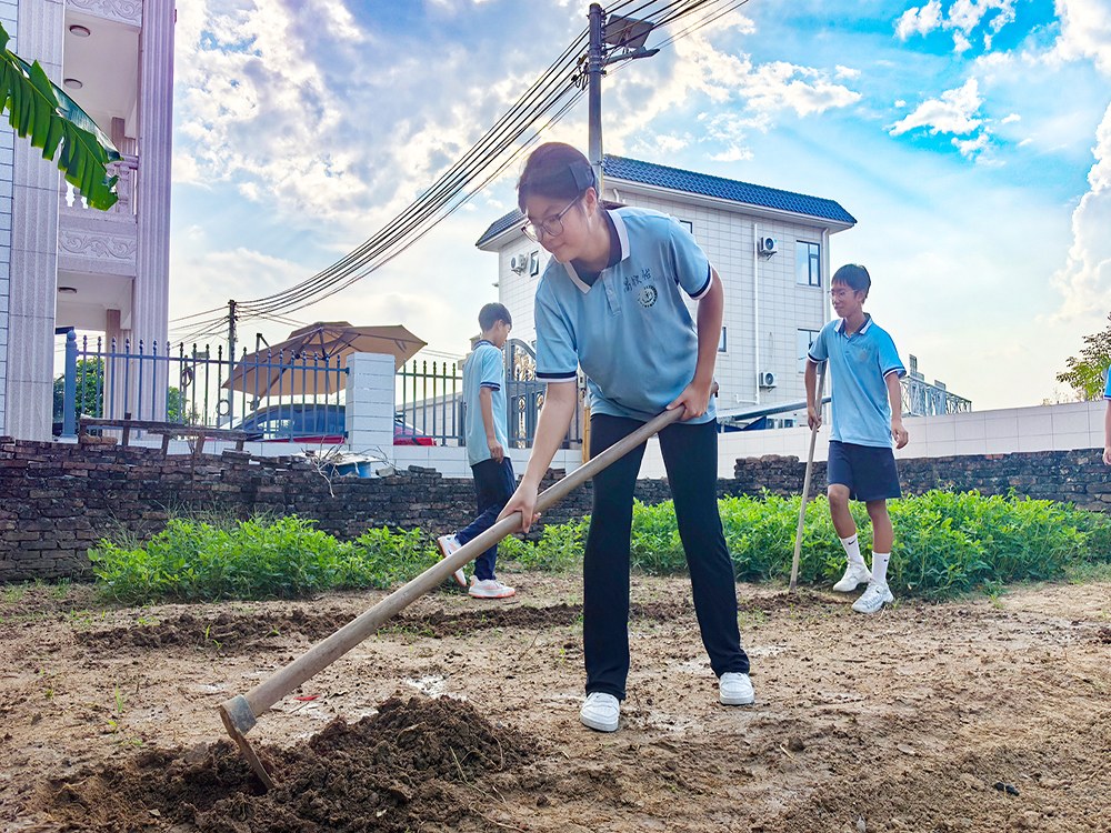 成都正规叛逆小孩管教中心具体位置在哪？家长实地走访指南